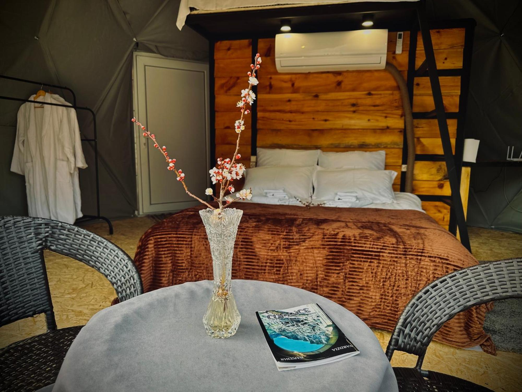 Vardzia Glamping Eksteriør billede